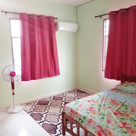 Homestay Wan Z Kuala Terengganu Exterior foto